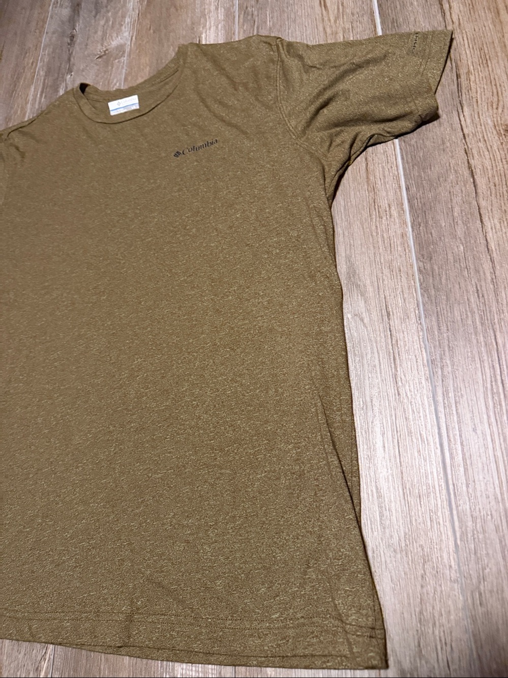 Columbia Short Sleeve Crew T-Shirt in Olive Drab - Picture 4 of 5